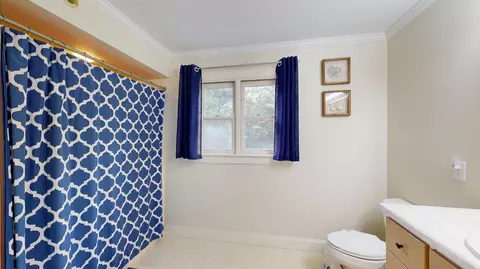 Bath - 33 Quarry Dr, Readfield, ME 04355 photo 5 of 12