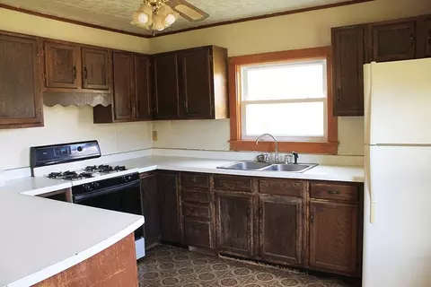 Kitchen - 4 True Rd, Clinton, ME 04927 photo 2 of 4