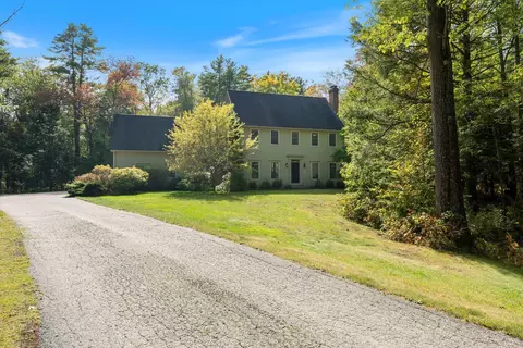 4 Greenview Dr, Cape Elizabeth, ME 04107