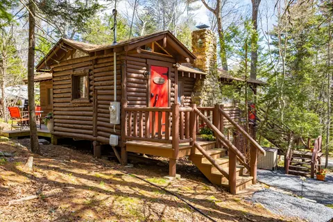 4 Crooked Pine Rd, Boothbay Harbor, ME 04538