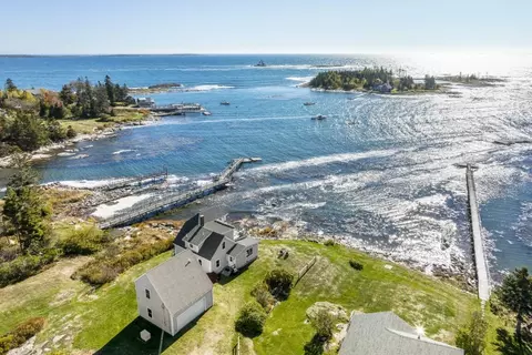 22 Gray Rd, Southport, ME 04576