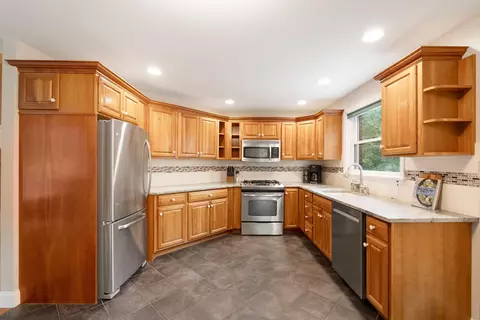 Kitchen - 2 Aspen Rdg, Raymond, ME 04071 photo 1 of 4