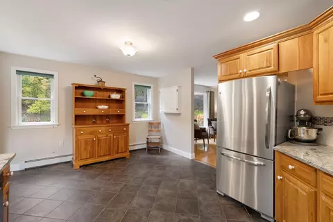 Kitchen - 2 Aspen Rdg, Raymond, ME 04071 photo 4 of 4