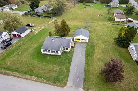 31 Page Ave, Wiscasset, ME 04578