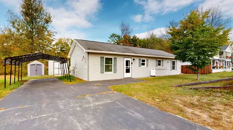 37 Depot St, Buckfield, ME 04220