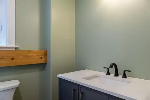 Bath - 15 Rays Dr, Woolwich, ME 04579 photo 3 of 4