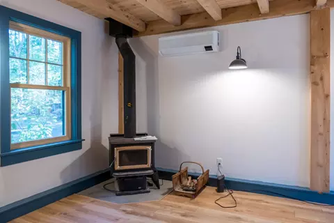 Living - 15 Rays Dr, Woolwich, ME 04579 photo 2 of 5