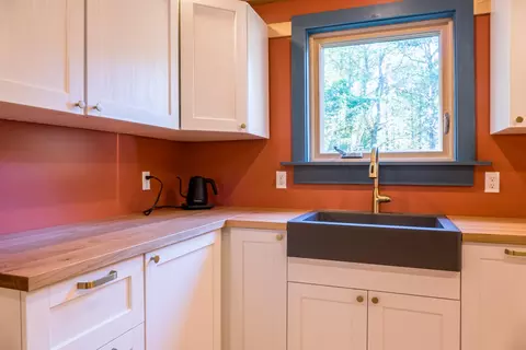 Kitchen - 15 Rays Dr, Woolwich, ME 04579 photo 6 of 8