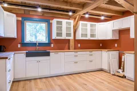 Kitchen - 15 Rays Dr, Woolwich, ME 04579 photo 2 of 8