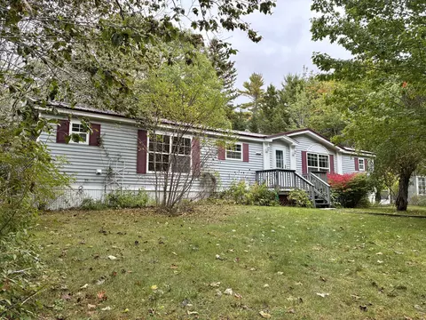 20 Clawfoot Ln, Sargentville, ME 04673