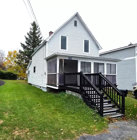 108 Mckinley St, Van Buren, ME 04785