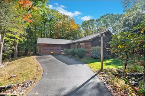 12 Rocky Hill Dr, Brunswick, ME 04011