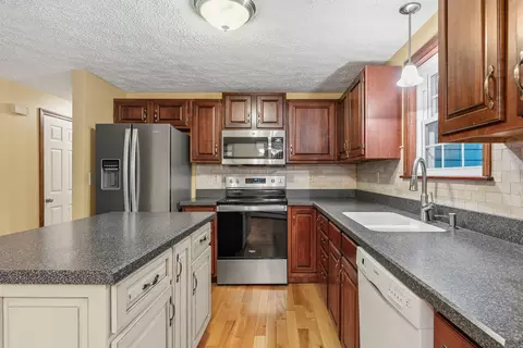 Kitchen - 29 Ivanhoe Dr, Topsham, ME 04086 photo 2 of 2