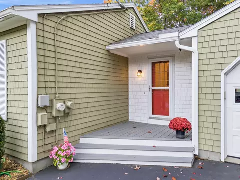 Exterior - 29 Ivanhoe Dr, Topsham, ME 04086 photo 2 of 6