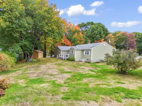 Exterior - 29 Ivanhoe Dr, Topsham, ME 04086 photo 3 of 6