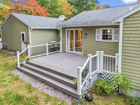Exterior - 29 Ivanhoe Dr, Topsham, ME 04086 photo 4 of 6
