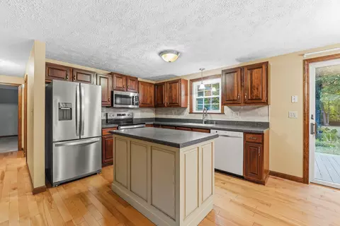 Kitchen - 29 Ivanhoe Dr, Topsham, ME 04086 photo 1 of 2
