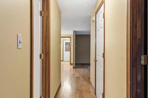 Entry Way - 29 Ivanhoe Dr, Topsham, ME 04086 photo 2 of 2