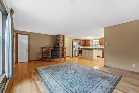 Living - 29 Ivanhoe Dr, Topsham, ME 04086 photo 3 of 4