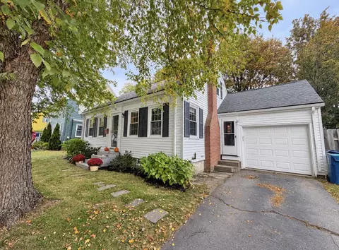 90 Vannah Ave, Portland, ME 04103