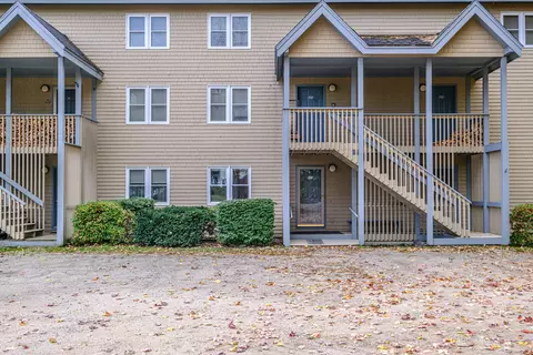 4 Condo Ln # D, Greenwood, ME 04255