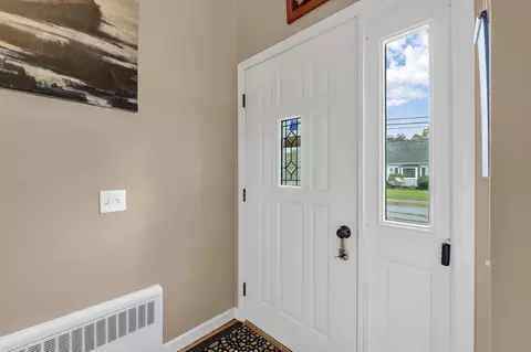 Entry Way - 49 Juniper St, Bangor, ME 04401 photo 4 of 9