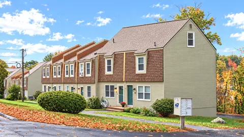 60 Broadview Ave #60, Auburn, ME 04210
