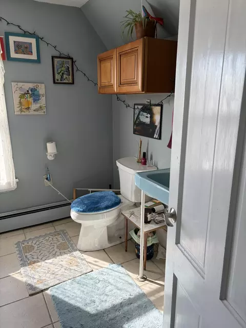 Bath - 178 N Gorham Rd, Gorham, ME 04038 photo 2 of 5