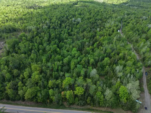 4 Parkman Road, Wellington, ME 04942