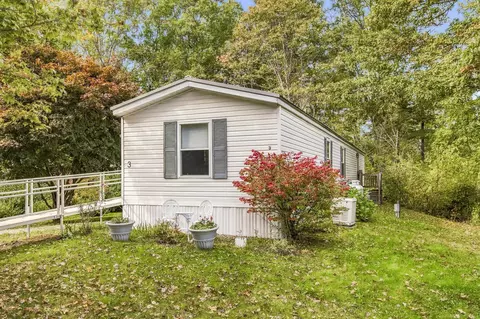 3 Cedar Dr, Kittery, ME 03904