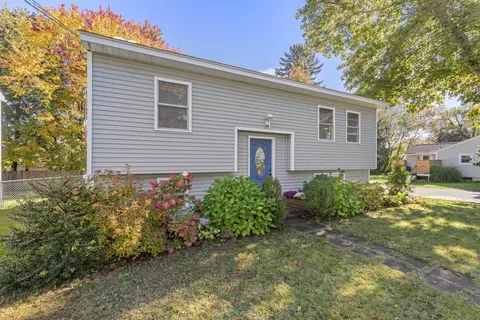 30 Lawn Ave, South Portland, ME 04106