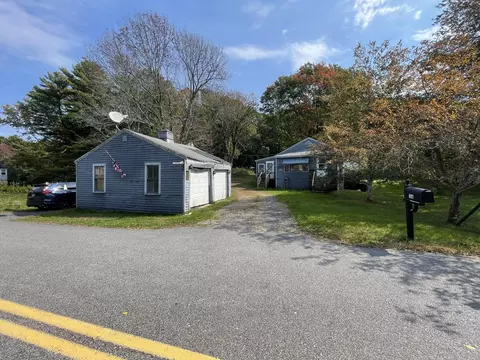 16 Foyes Ln, Kittery Point, ME 03905