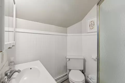 Bath - 72 Webber Ave, Lewiston, ME 04240 photo 3 of 4