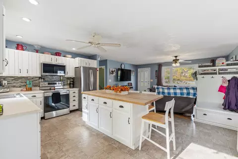 Kitchen - 85 Us-202, Greene, ME 04236 photo 1 of 5