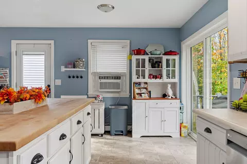 Kitchen - 85 Us-202, Greene, ME 04236 photo 3 of 5