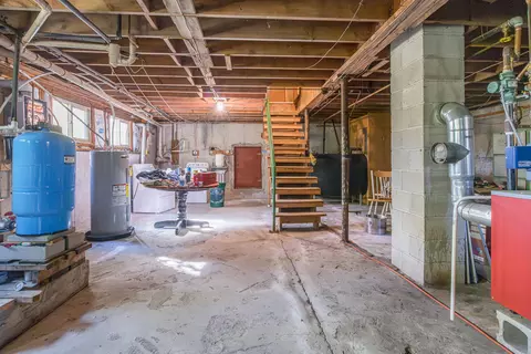 Entry Way - 579 River Rd, Windham, ME 04062 photo 3 of 3