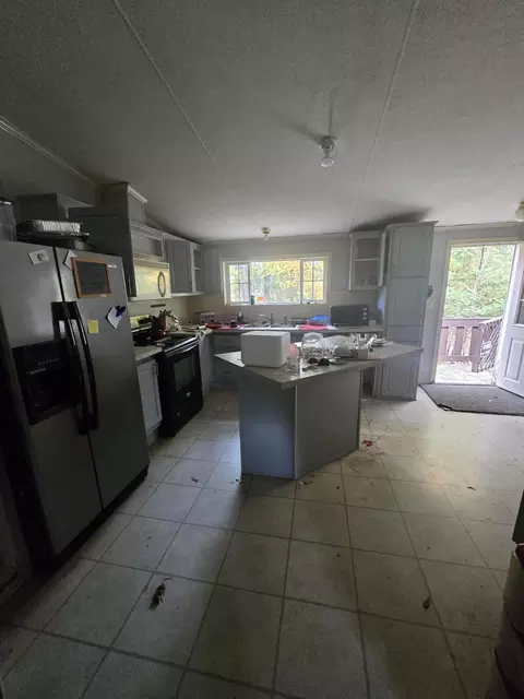 Kitchen - 3 Dore Ln, Madison, ME 04950 photo 2 of 3