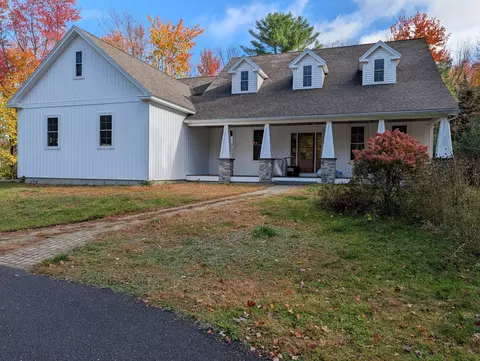 52 Farms Edge Rd, North Yarmouth, ME 04097