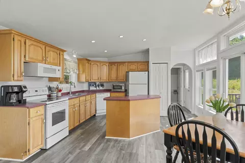 Kitchen - 148 Middle Rd, Dresden, ME 04342 photo 4 of 4