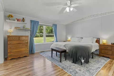 Bedroom - 148 Middle Rd, Dresden, ME 04342 photo 4 of 7
