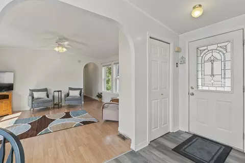 Entry Way - 148 Middle Rd, Dresden, ME 04342 photo 1 of 2