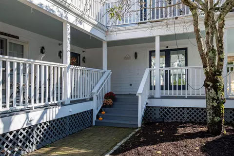 Exterior - 327 Shore Rd #3, Ogunquit, ME 03907 photo 4 of 9