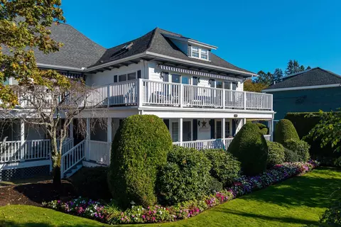 Exterior - 327 Shore Rd #3, Ogunquit, ME 03907 photo 2 of 9