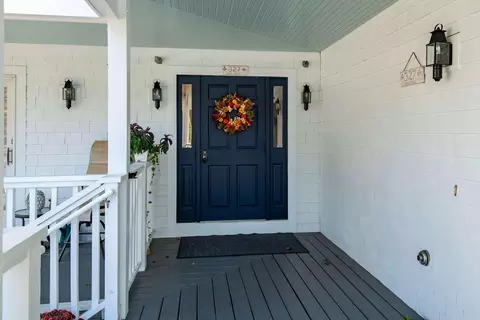 Exterior - 327 Shore Rd #3, Ogunquit, ME 03907 photo 5 of 9