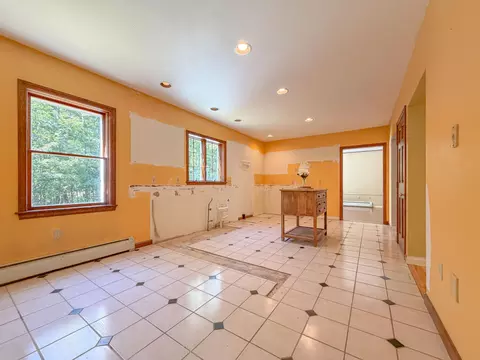 Kitchen - 25 Fieldcrest Dr, Gorham, ME 04038 photo 3 of 4