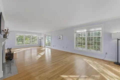 Living - 33 Herbert Dr, Phippsburg, ME 04562 photo 6 of 8
