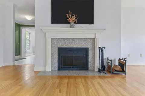 Living - 33 Herbert Dr, Phippsburg, ME 04562 photo 7 of 8