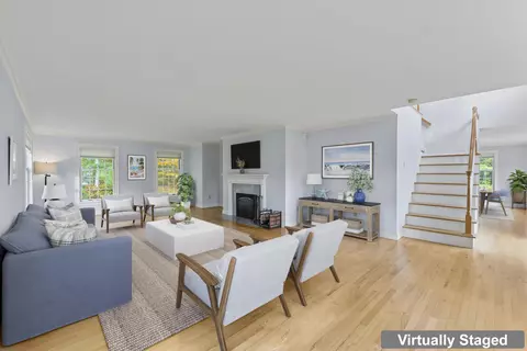 Living - 33 Herbert Dr, Phippsburg, ME 04562 photo 3 of 8