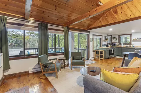 186 Hogan Pond Ln, Oxford, ME 04270