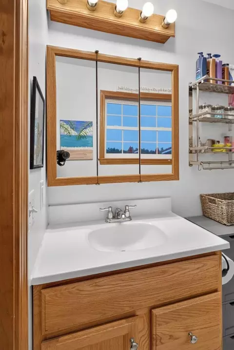 Bath - 4054 Union St, Levant, ME 04456 photo 3 of 6